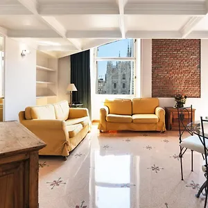 Duomo Cathedral View - Luxury Apartment Milan