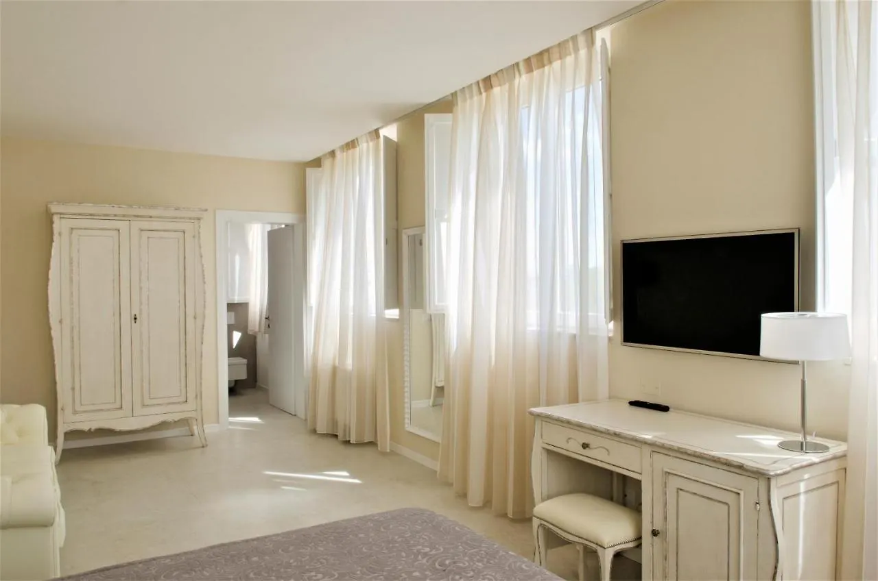 Villa Del Sole Сиена 4*,  Италия