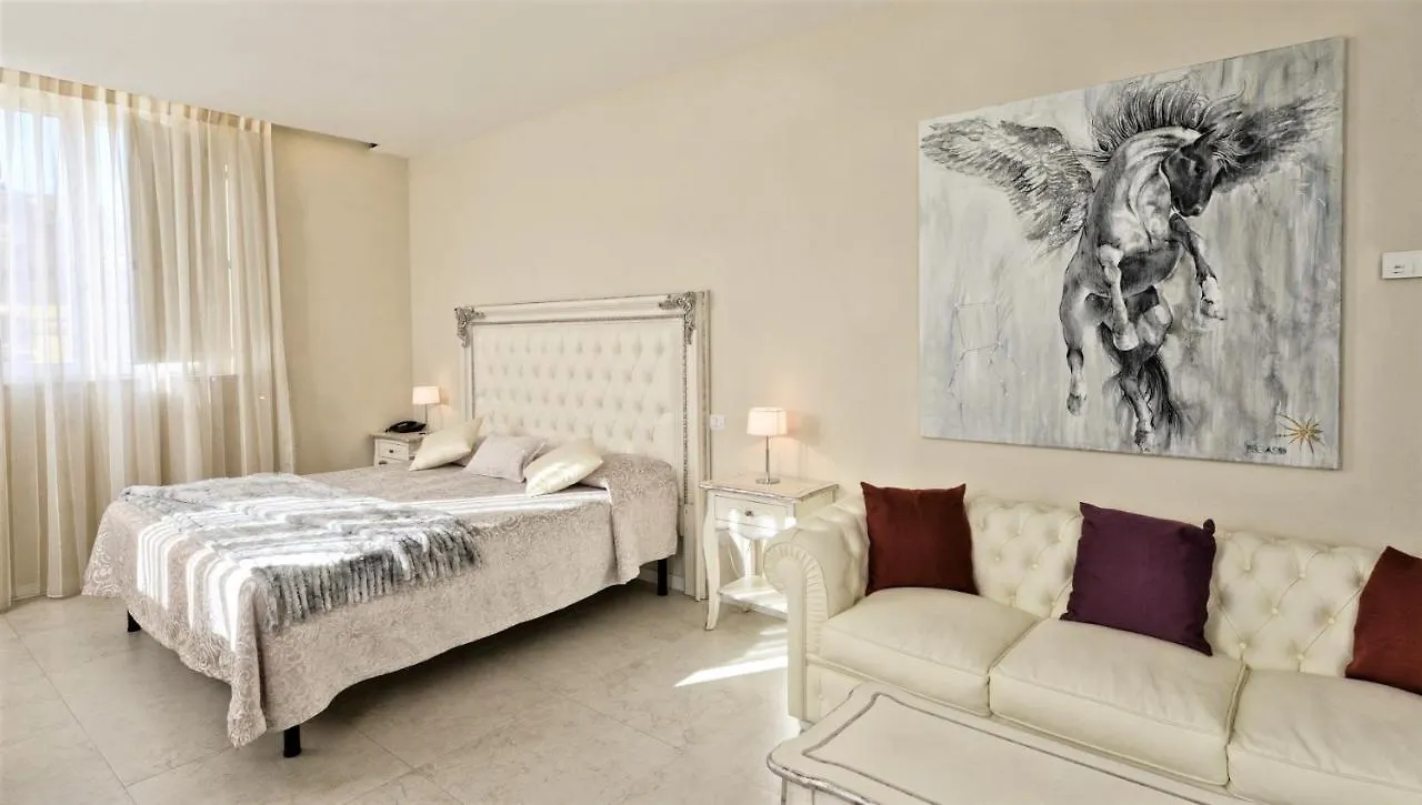 Bed and Breakfast Villa Del Sole Siena